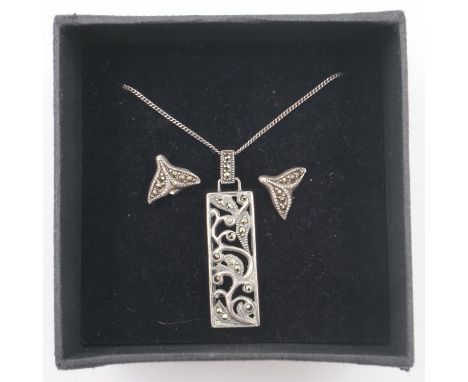 Boxed silver necklace and earrings set. UK P&amp;P Group 1 (£16+VAT for the first lot and £2+VAT for subsequent lots) 