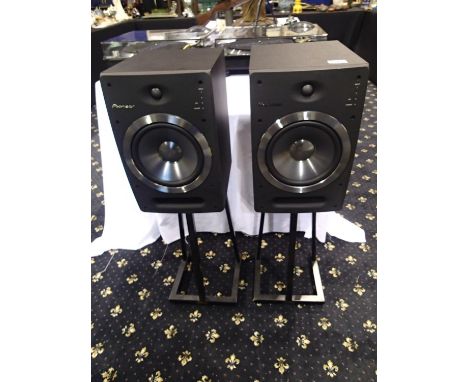 Pair of Pioneer model S-DJ08 DJ speakers. Not available for in-house P&amp;P 