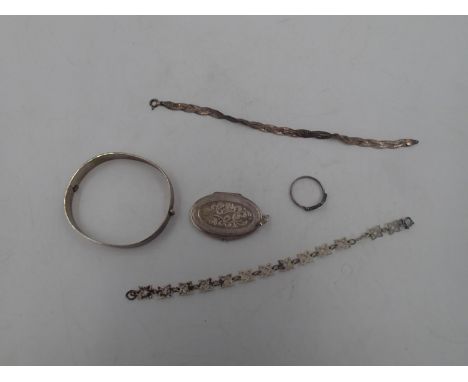 Mixed silver jewellery, including a bangle, locket, bracelets and stone-set ring, combined 44g. UK P&amp;P Group 0 (£6+VAT fo