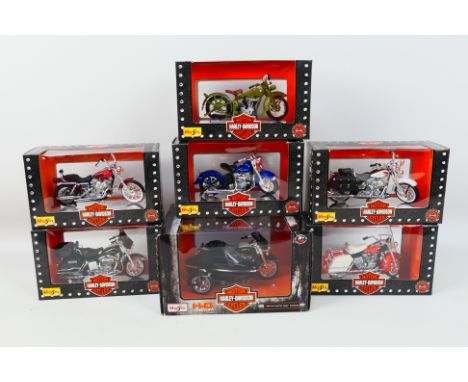 Maisto - Seven boxed Maisto 1:18 scale diecast Harley Davidson model motorcycles. Lot includes Maisto FLHT Electra Glide with