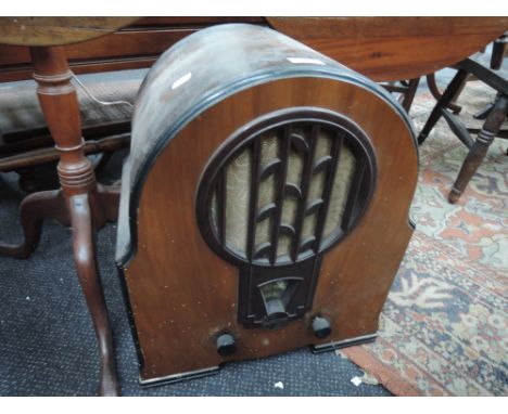 A vintage 1930's style Philips raid super inductance in Art Deco case