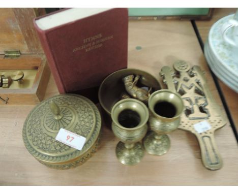 A selection of vintage brass items including masonic style fire iron plate 
