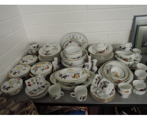 A large selection of Royal Worcester Evesham ceramics ideal dinner service plates bowls tureens cups etc 70 pieces approx