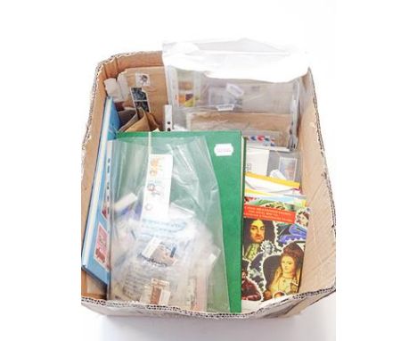 Worldwide in two cartons, an interesting, very chaotic accumulation, a mass of on and off-paper from all periods and vintage 