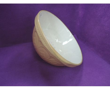 A vintage Easimix kitchen bowl