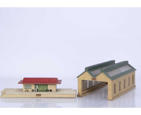 Hornby-Dublo pre-war 00 Gauge wooden Engine Shed and Goods Depot, Engine shed in cream, green and black, G-VG, light wear mai