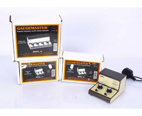 Gaugemaster 00 Gauge Controllers and other Electrical and Lineside Accessories, Model Q 4-Track Controller, Model D Twin Trac