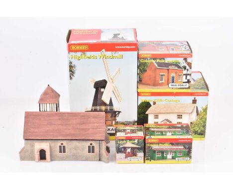 Hornby 00 Gauge Skaledale Buildings, R8548 Highfields Windmill, R8547 White Cliffs Cottage, both appear complete although loo