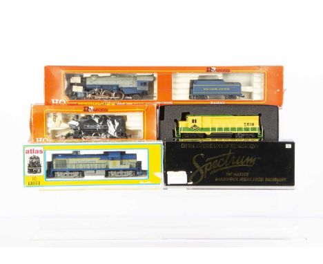 American HO Gauge Steam and Diesel Locomotives, all boxed, Rivarossi 1220 Pacific 4-6-2 locomotive with tender  5300 in Balti