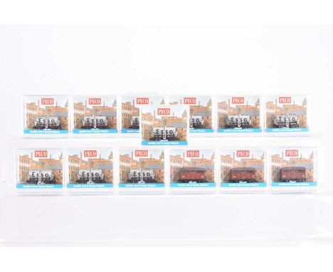 Peco N Gauge Rake of Esso Tank Wagons and Cattle Wagons,  all cased, NR-P161 10ft Esso Tank Wagon (10) one cased scratched, a