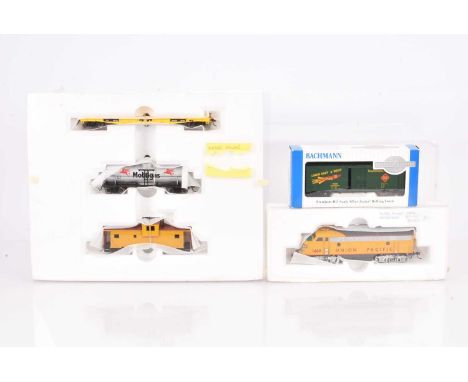 American HO Gauge Model Power Diesel Locomotive and Goods Wagons, Model Power Union Pacific 1466 locomotive and three wagon s