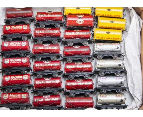 Various liveries Hornby-Dublo 00 Gauge 3-Rail Tank wagons, Royal Daylight (1), ESSO Royal Daylight Paraffin (12), Shell (5), 