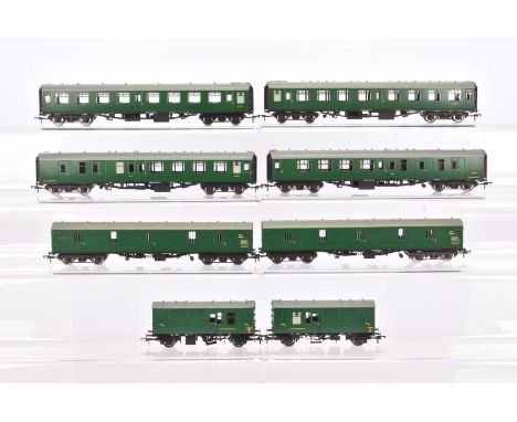 Bachmann 00 Gauge BR SR green Mk1 Coaches GUV Vans and Horse Boxes, Mk 1 2nd (2), 2nd/Brake (2), GUV (2) and Horse Boxes (2),