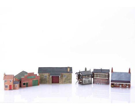 Hornby 00 Gauge Skaledale and other Railway buildings and accessories,   R8798 Skaledale East Station building, R8582 Goods s