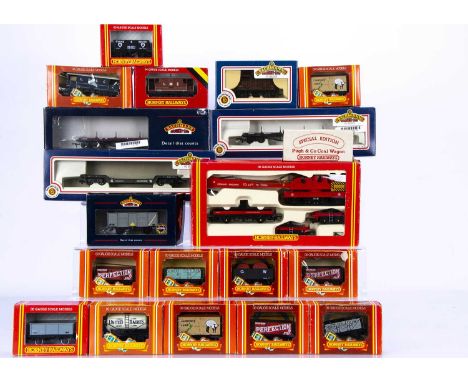 Hornby and Bachmann 00 gauge freight vans and wagons, , including Hornby R197 75 tonne breakdown crane set, R106 Perfection s