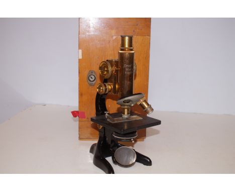 Ernst Leitz Wetzlar 265486 Microscope