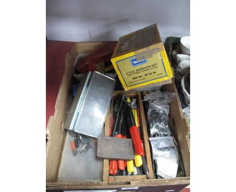 Abzieher Set, spanners, drill bits, many other tools:- One Box.