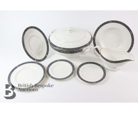 Royal Worcester dinner service, comprising eight dinner plates, eight dessert bowls, six cereal bowls, eight side plates, eig