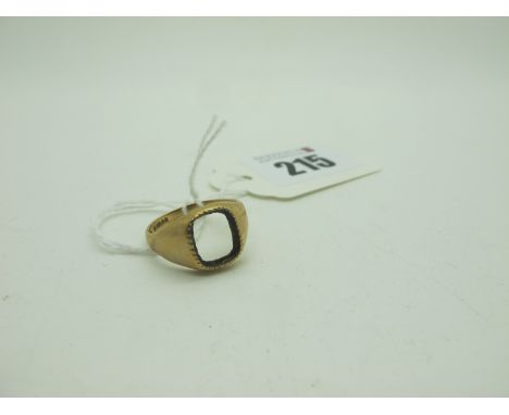 A 9ct Gold Signet Ring Mount, (lacking stone) (2.2grams). 