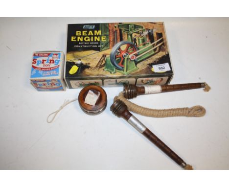 A SMALL QUANTITY OF VINTAGE COLLECTABLES TO INCLUDE AN AIRFIX BEAM ENGINE, VICTORIAN SKIPPING ROPE ETC