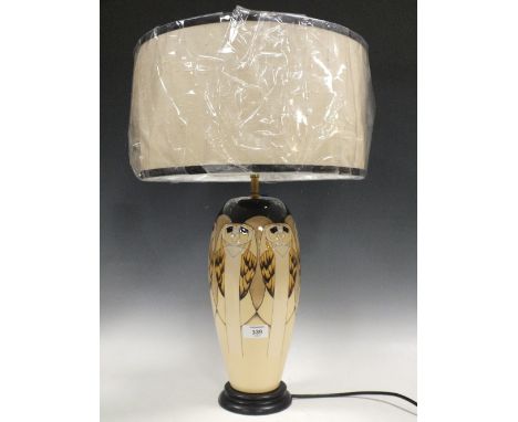 A LARGE MOORCROFT OWL PATTERN TABLE LAMP AND SHADE 