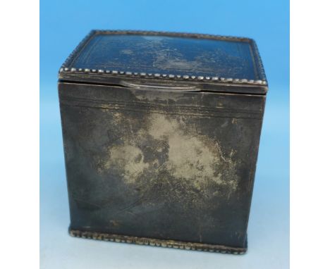 A silver tea caddy, Birmingham 1918, 171g