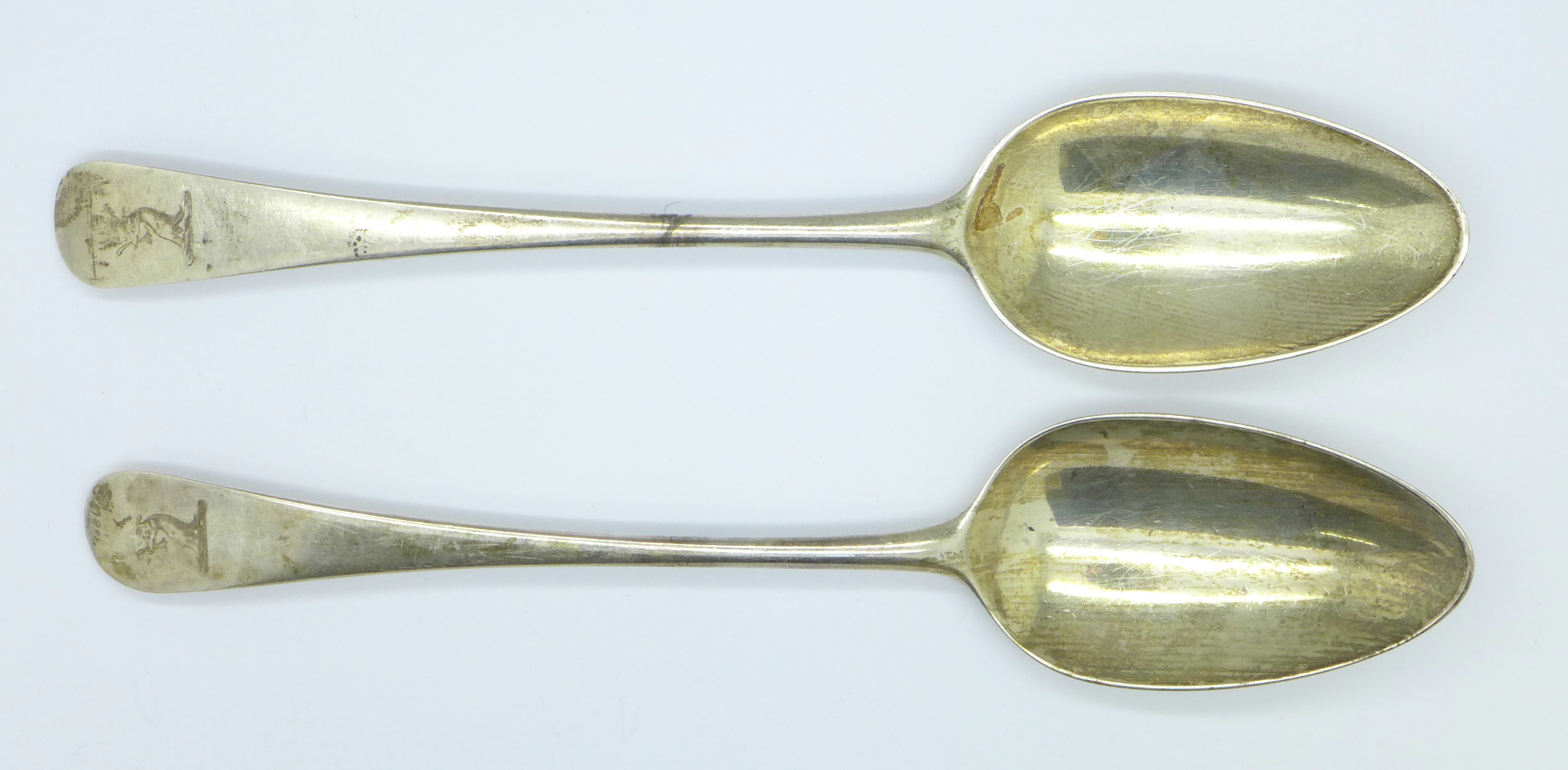 A pair of George III silver table spoons, London 1792, Smith & Fearn, 124g