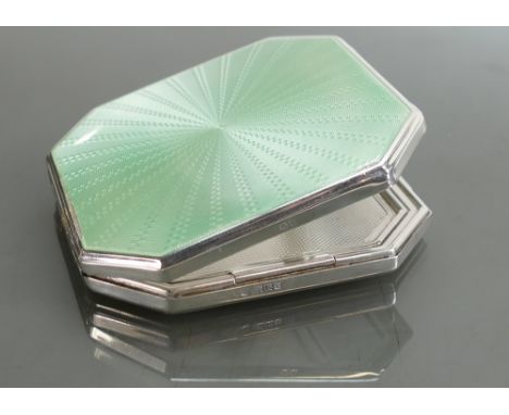 Silver &amp; Guilloche enamel Powder Compact: Silver &amp; green Guilloche enamel powder compact in sunburst design. Hallmark