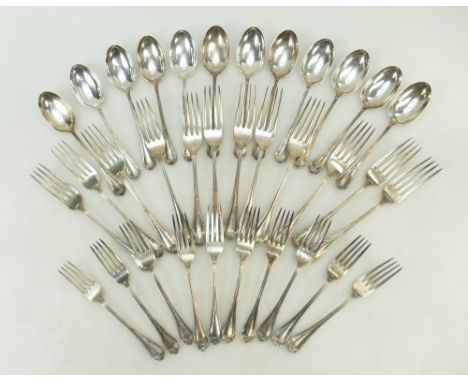 Silver flatware Sheffield 1919 1847g: Matching silver flatware comprising 12 dinner forks, 12 dessert spoons &amp; 10 dessert