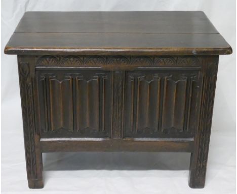 20th Century 2 Panel Oak Chest: Height 49 x 65 width x 41cm depth.