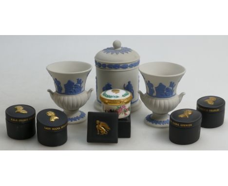 Collection of boxed Wedgwood items to include: Gilded Black Basalt box, 2 sets of limited edition Royal Wedding 1981 Black Ba