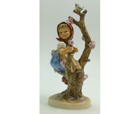 Goebel Hummel large figure Apple Tree Girl: Impressed no 141, height 28cm in box.