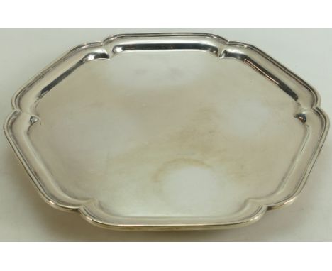 Silver Salver Sheffield 1931 measuring 30cm wide, 975.3 g: