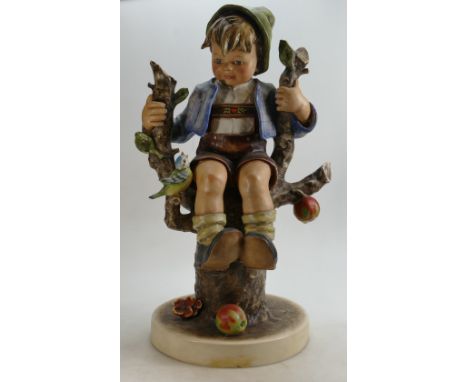 Goebel Hummel large figure Apple Tree Boy: Large shop display model, height 69cm (small chip to base edge).