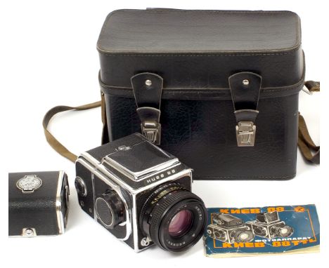 1981 KIEV-88 Outfit (Hasselblad Copy).  With MC VOLNA-3 f2.8 80mm lens, case, neck strap, 2 film magazines & manual. Slight l