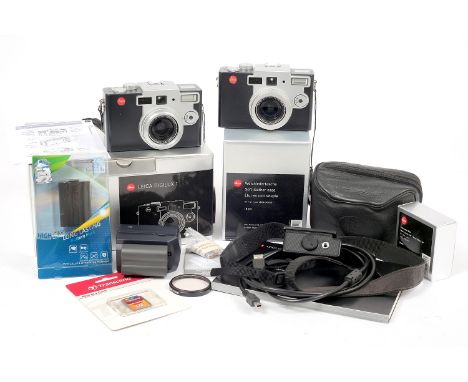 Lot 429 - A Leica Digilux 2 Compact Camera