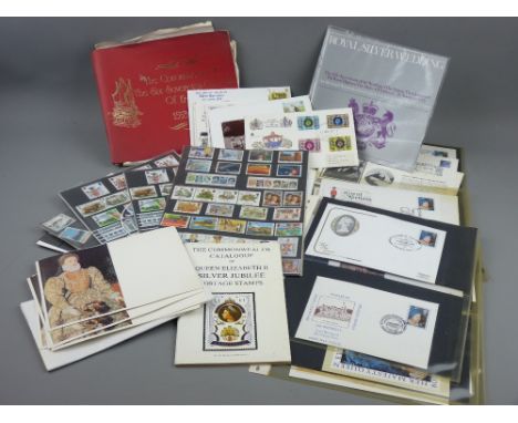 A BRITISH STAMP & COMMEMORATIVE FIRST DAY COVER COLLECTION including Royal Mail special stamp books, the whole in various alb