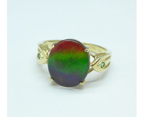 A 9k gold, triplet opal and peridot ring, 2.7g, O