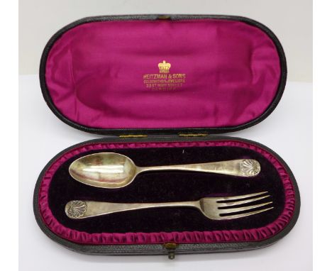 A cased Victorian silver fork and spoon, 38g