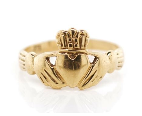 9ct yellow gold claddagh ring marked 375 approx weight  2 gram, ring size N-O