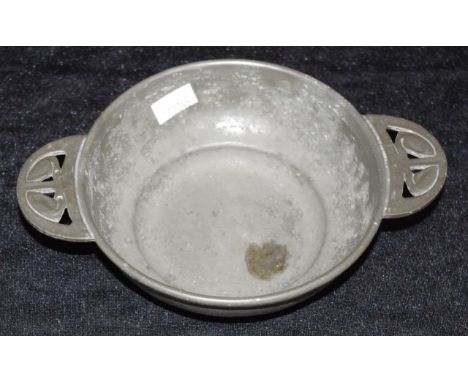 Vintage Liberty 'Tudric' pewter Quaich marked to base, circa 1900, (diameter 18cm approx).