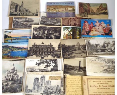 Quantity of vintage French postcards a total of approximately 40 cards, mainly of French scenes, including many of Paris.
