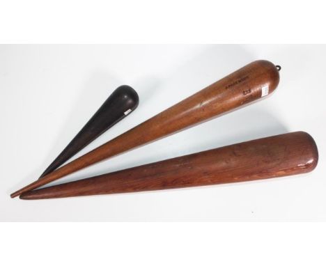Three vintage wooden rope splicing fids (length 45cm approx, longest).