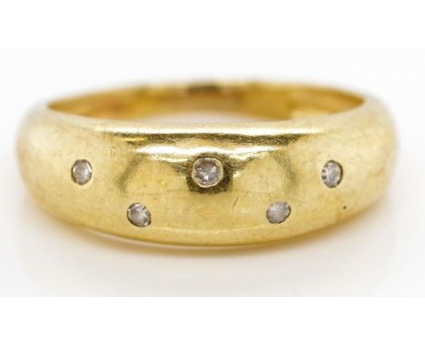 9ct yellow gold and diamond ring marked 375 with punch set diamond. Approx weight 2.2 grams, ring size K