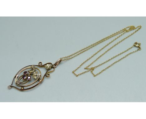 A vintage 9ct gold Art Nouveau pendant and chain, 3.2g 