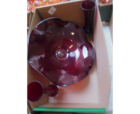 Ruby glass table centrepiece with two small ruby stem vases