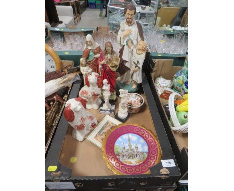 A tray of assorted collectables to include religious figures and Limoges plate depicting Basilique Lourdes