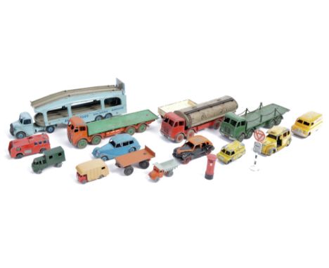 A collection of 10x original vintage Dinky Toys made diecast models, comprising; Foden flat bed truck (orange and green), a N