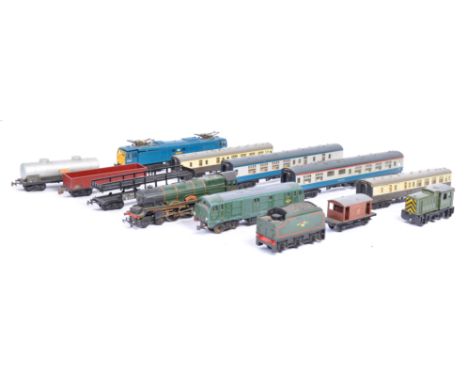 A collection of 00 Gauge model railway train set items comprising: Triang R753 Class 77 overhead pantograph 27006 Pandora loc