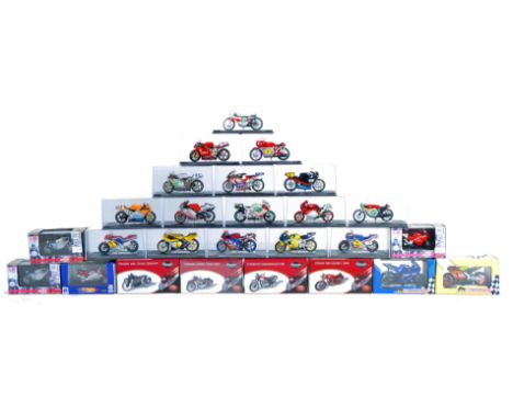 A large collection of approx 30x 1/24 scale diecast model motorcycles / motorbikes to include Atlas, Newray, Italeri, Yamaha,